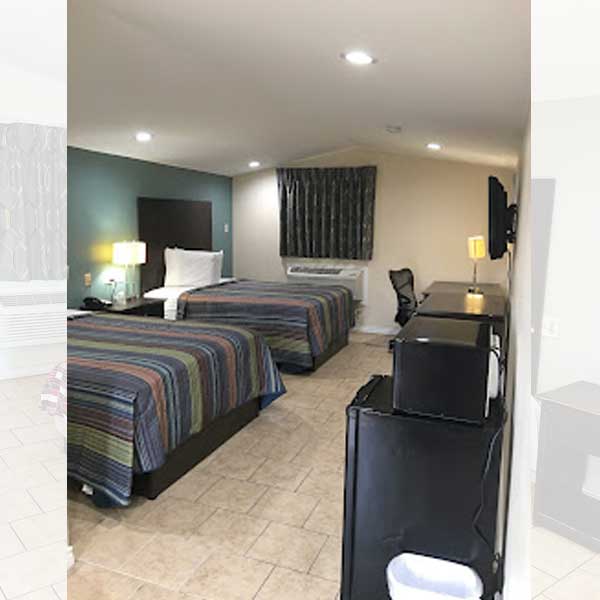 Safari Inn Motel 2 Bed room