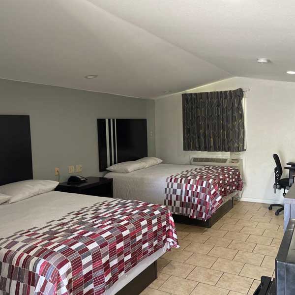 Safari Inn Motel 2 Bed Room